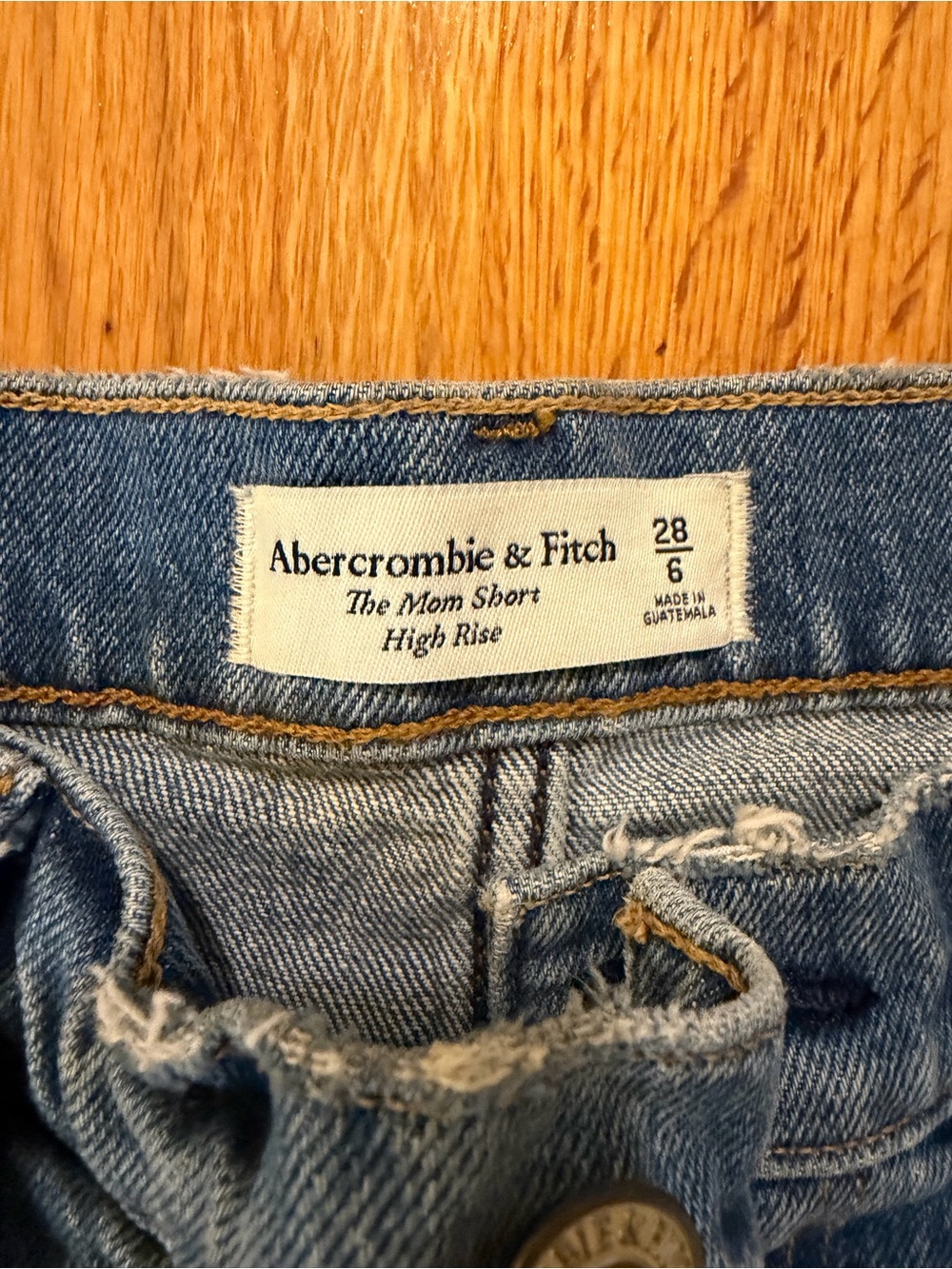 Abercrombie & Fitch High Rise Mom Shorts - Picture 2 of 3